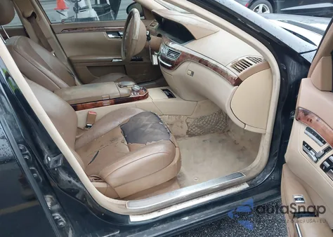 2007 Mercedes-Benz S 550 z USA, uszkodzony, nr VIN WDDNG71X97A042487